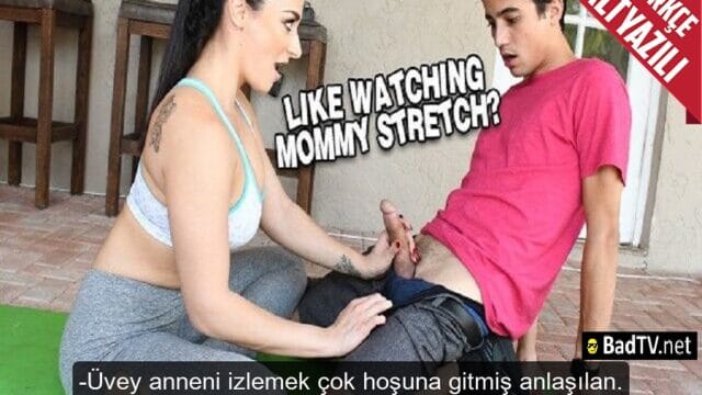 Dar Taytla Pilates Yapan Üvey Annesini Sikini Kaldırarak Gerdirdi
